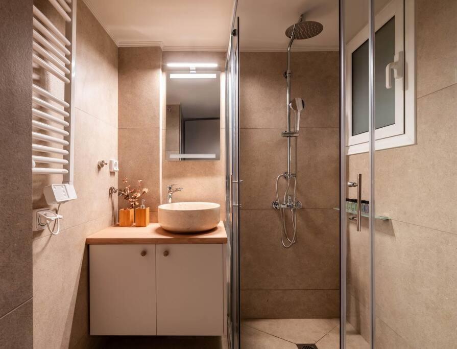 Delightful Sense 2Bd Apt In Kolonaki 7 Min To Metro Athena Bagian luar foto